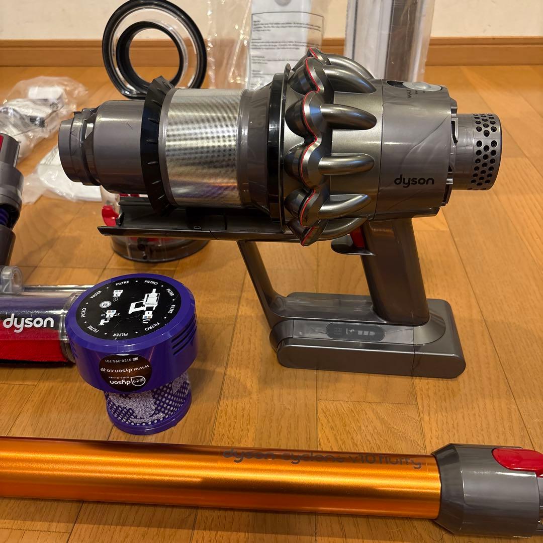 ダイソンV10 SV12 美品！　スタンド付き　分解洗浄除菌整備済み　SD-3