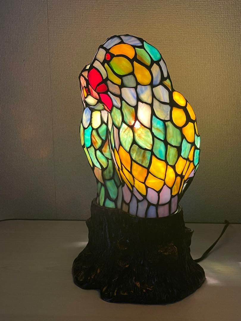 つがい　オウム　ステンドグラス