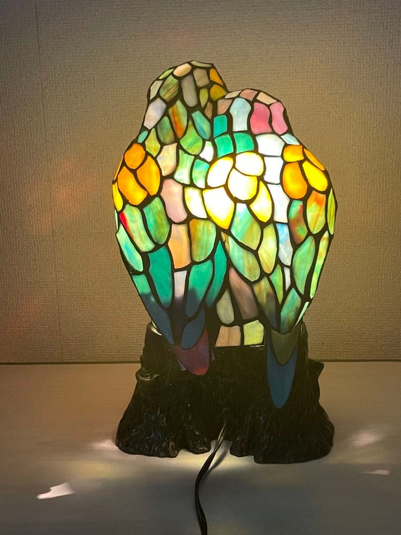 つがい　オウム　ステンドグラス