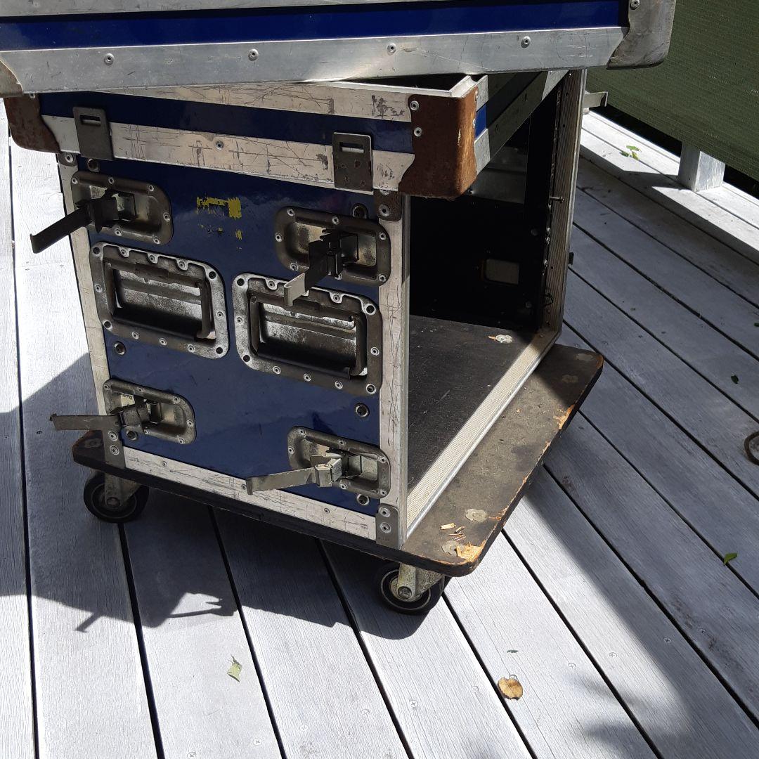 8Uラック(キャスター付き)