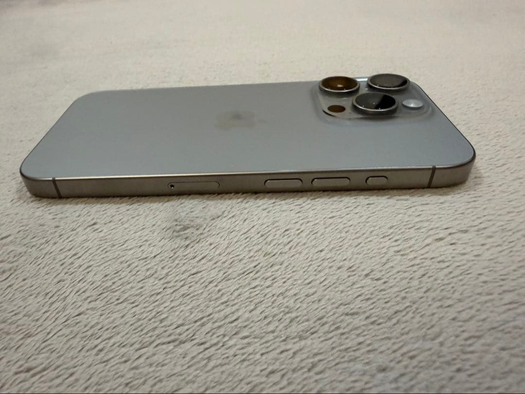 Apple iPhone 15 Pro ナチュラルチタニウム 256GB