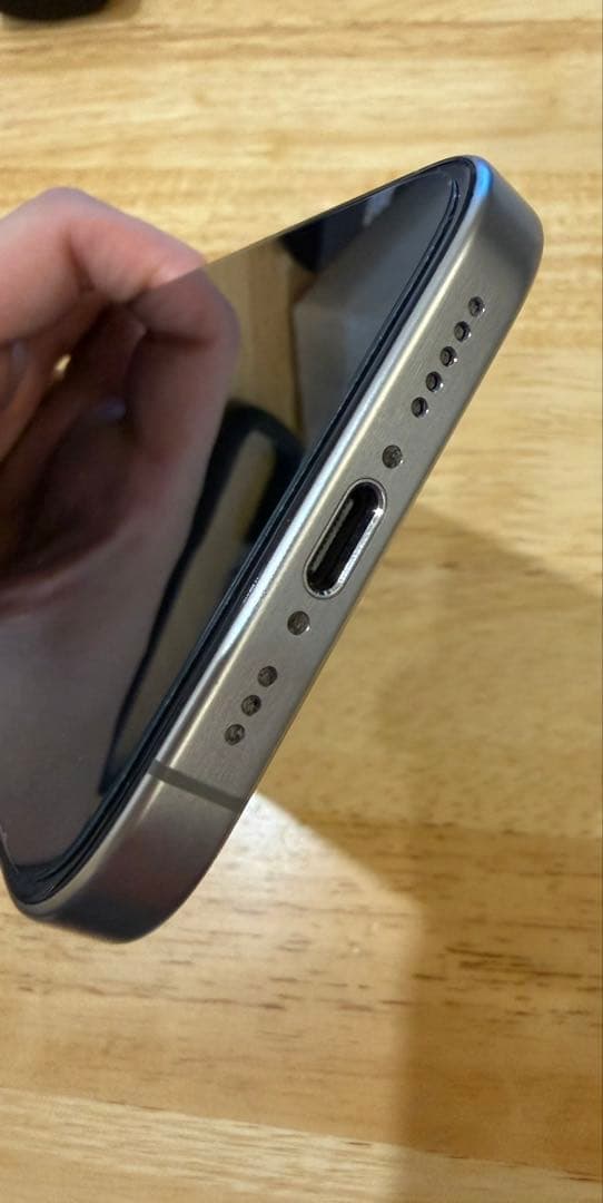 Apple iPhone 15 Pro ナチュラルチタニウム 256GB