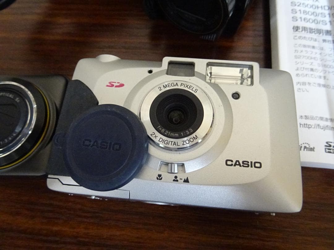 d*7様 阪005 カメラ 4点 まとめ売り 富士フイルム ソニー カシオ