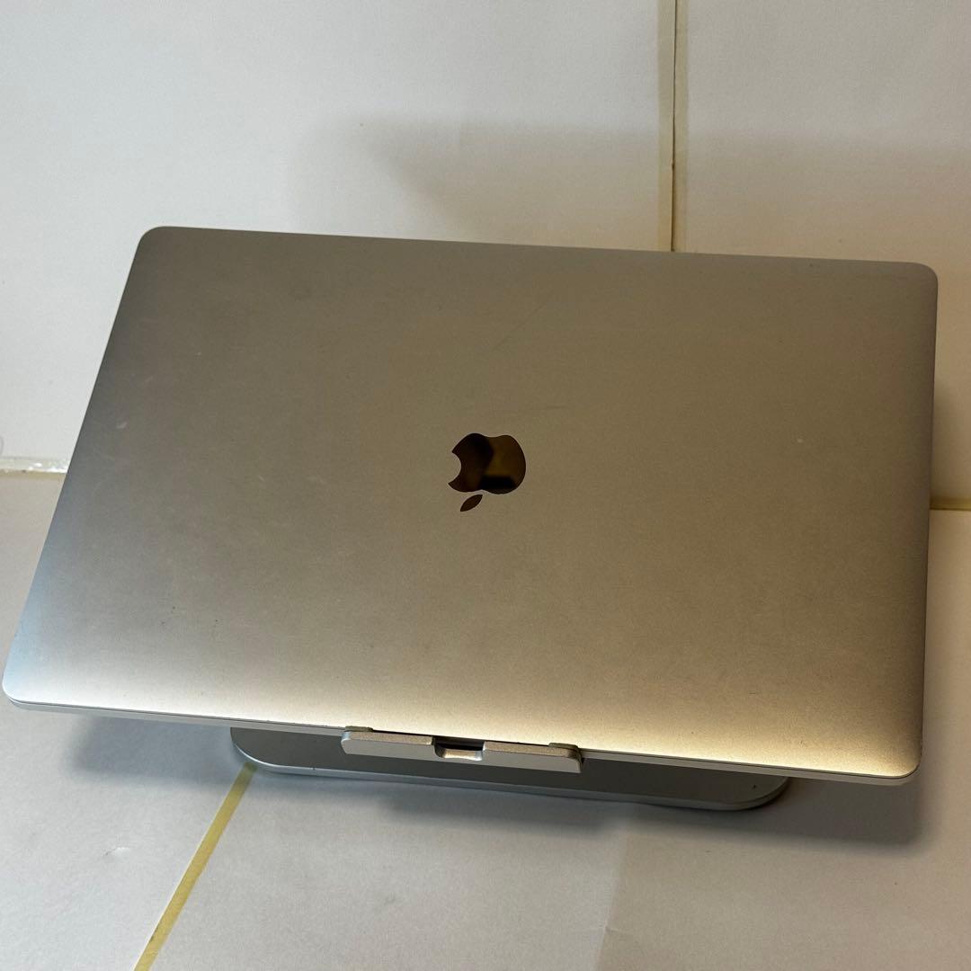 MacBook Pro 15㌅ i7/16GB/1TB/Radeonグラフィック