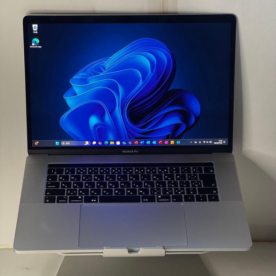 MacBook Pro 15㌅ i7/16GB/1TB/Radeonグラフィック