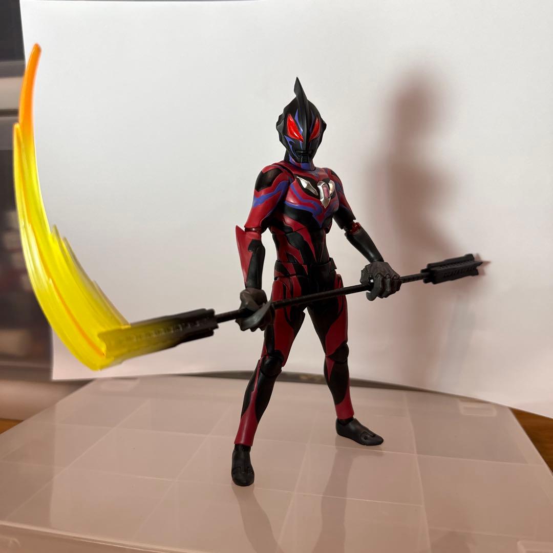 ジードダークネス　S.H.フィギュアーツ　カイザーベリアル