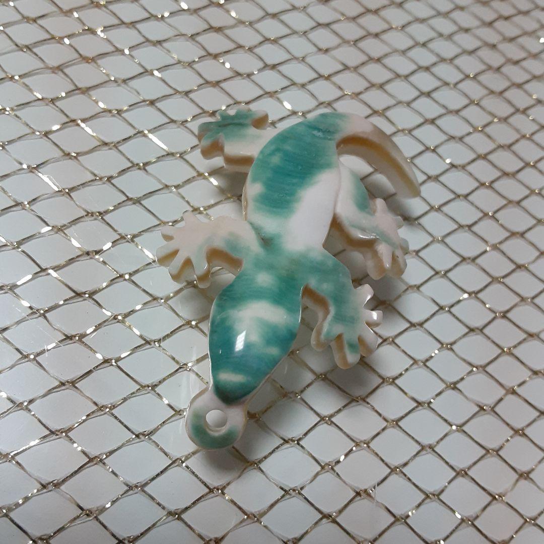 夜光貝　(ポチ様。お取引き中)『ヤモリ2点』ペンダント。
