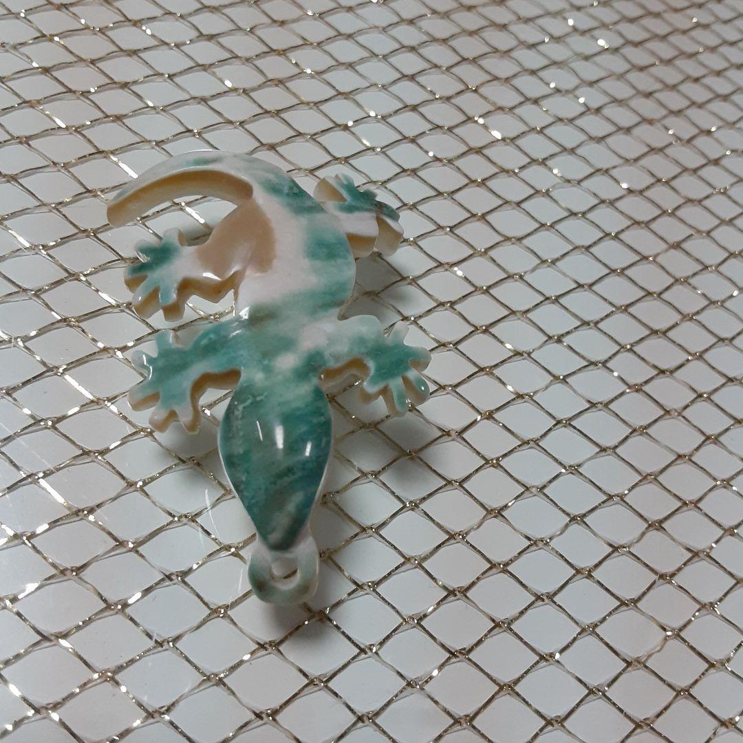 夜光貝　(ポチ様。お取引き中)『ヤモリ2点』ペンダント。