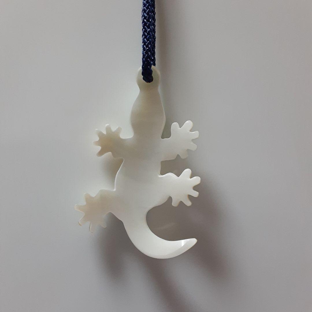 夜光貝　(ポチ様。お取引き中)『ヤモリ2点』ペンダント。