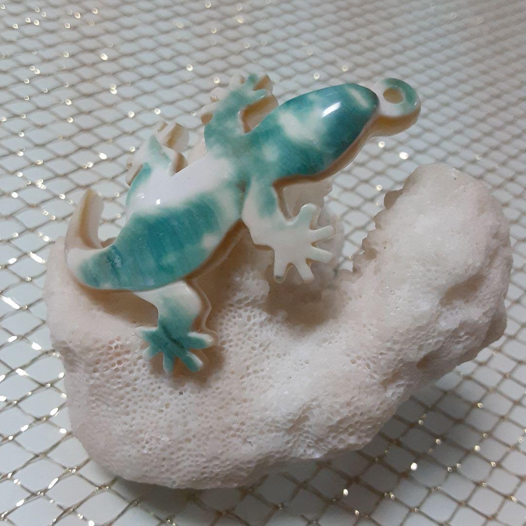 夜光貝　(ポチ様。お取引き中)『ヤモリ2点』ペンダント。