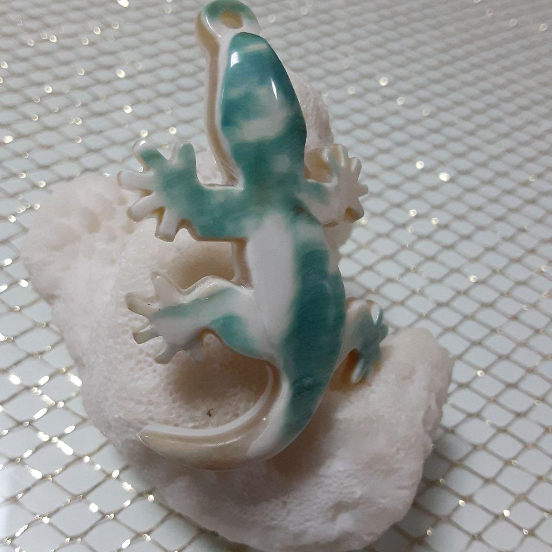 夜光貝　(ポチ様。お取引き中)『ヤモリ2点』ペンダント。