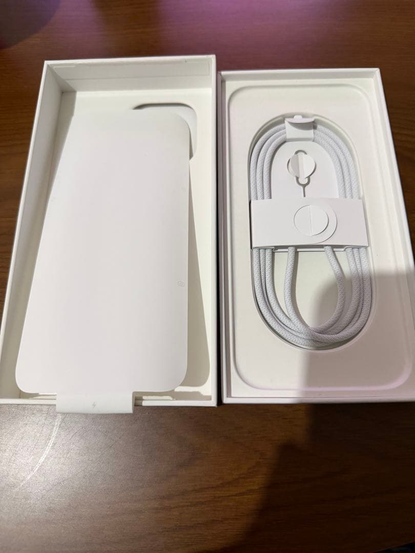 iPhon16Pro Max 256GB ホワイトチタニウム　SIMフリー