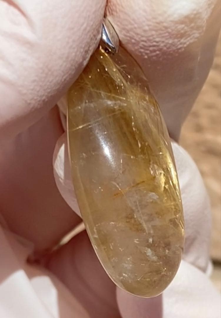 ゴールドタイチンルチルペンダント 高級品 天然石 金運の王様 レインボー光