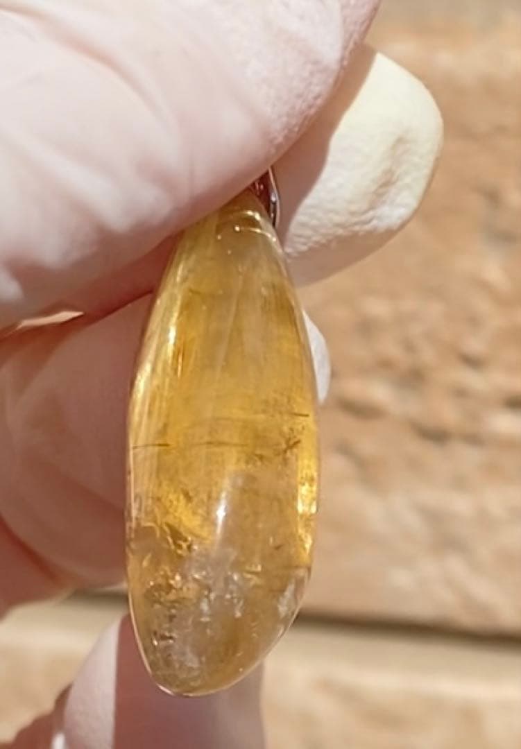 ゴールドタイチンルチルペンダント 高級品 天然石 金運の王様 レインボー光