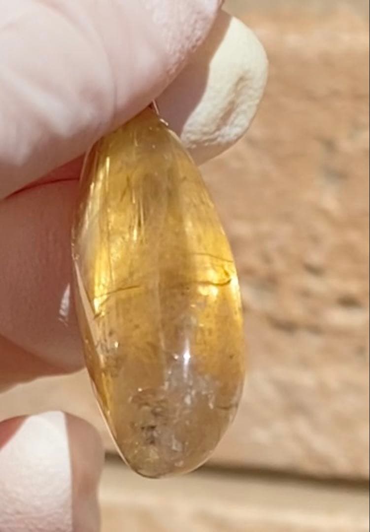 ゴールドタイチンルチルペンダント 高級品 天然石 金運の王様 レインボー光