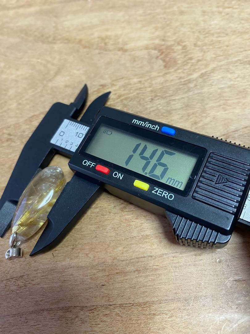 ゴールドタイチンルチルペンダント 高級品 天然石 金運の王様 レインボー光