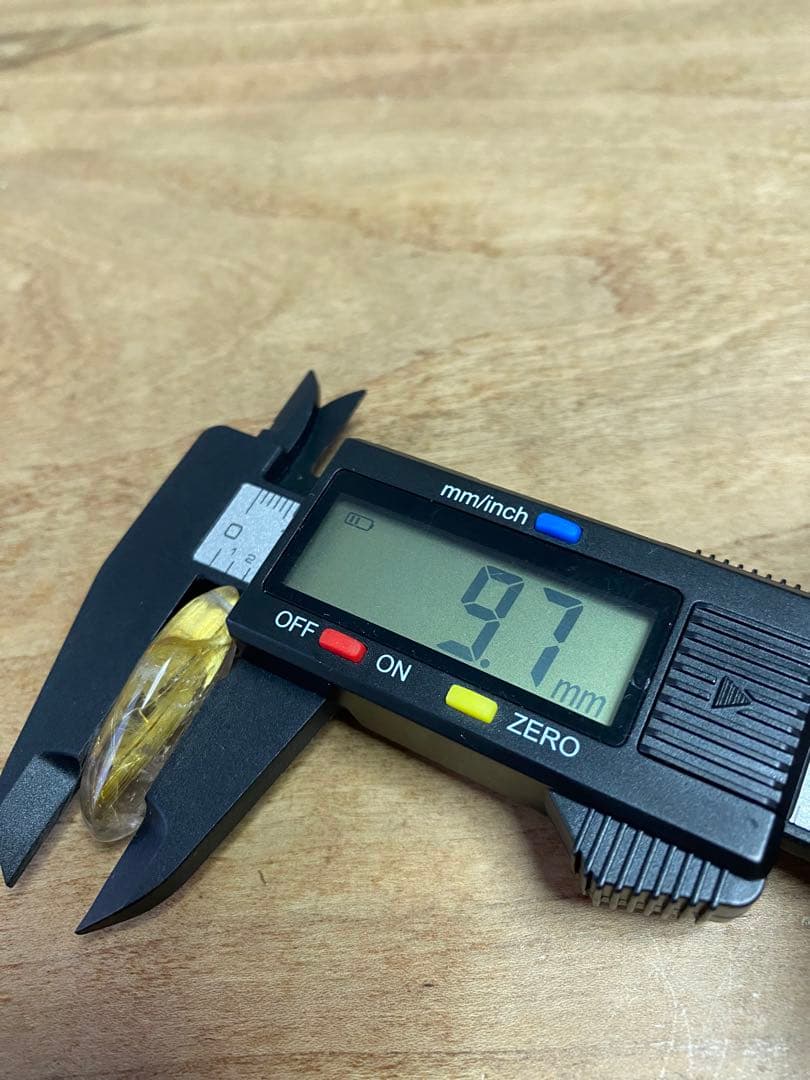 ゴールドタイチンルチルペンダント 高級品 天然石 金運の王様 レインボー光