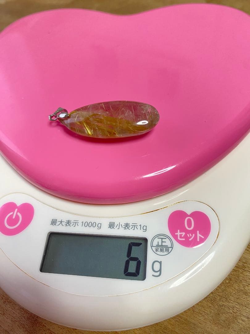 ゴールドタイチンルチルペンダント 高級品 天然石 金運の王様 レインボー光