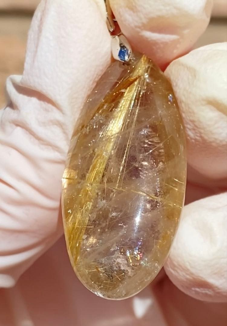 ゴールドタイチンルチルペンダント 高級品 天然石 金運の王様 レインボー光