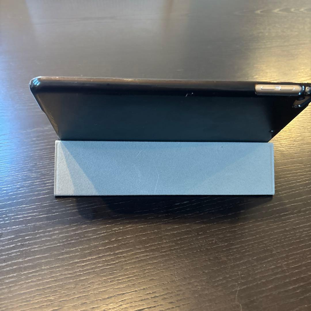 iPad mini4 セルラーモデル 64GB ゴールド 画面割れあり 第4世代