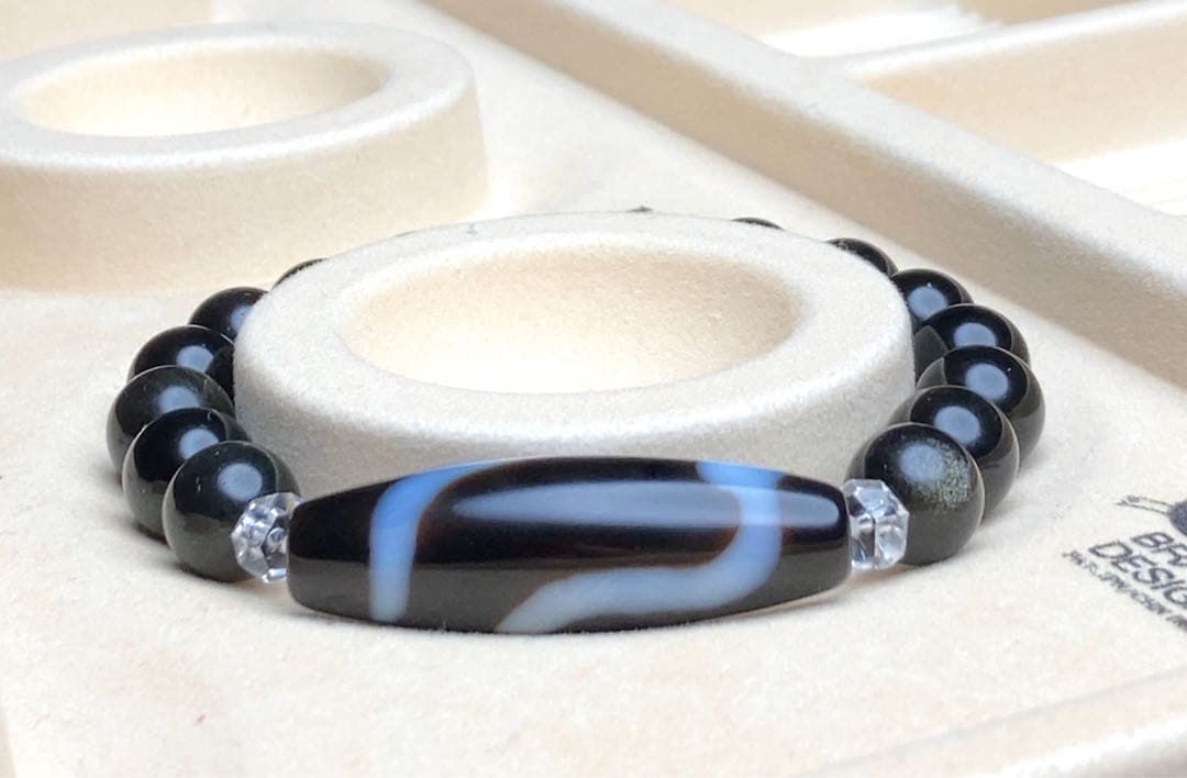 金曜石✨白蛇至純天珠✨オブシディアン✨天然石の腕輪お守り【天赦日ご祈祷済み】AA