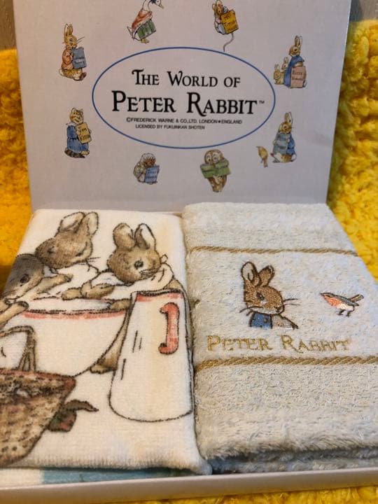 ピーターラビットの製品4種、絵本、マグカップ、スプーンセット　ハンドタオル