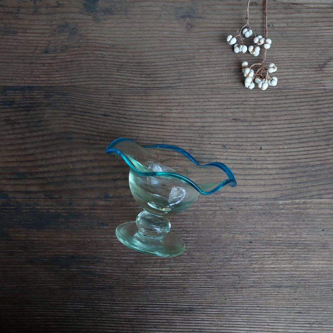 【ご成約】水色 花縁 碗形 氷コップとガラス匙、プレス皿 骨董の器 おまとめ