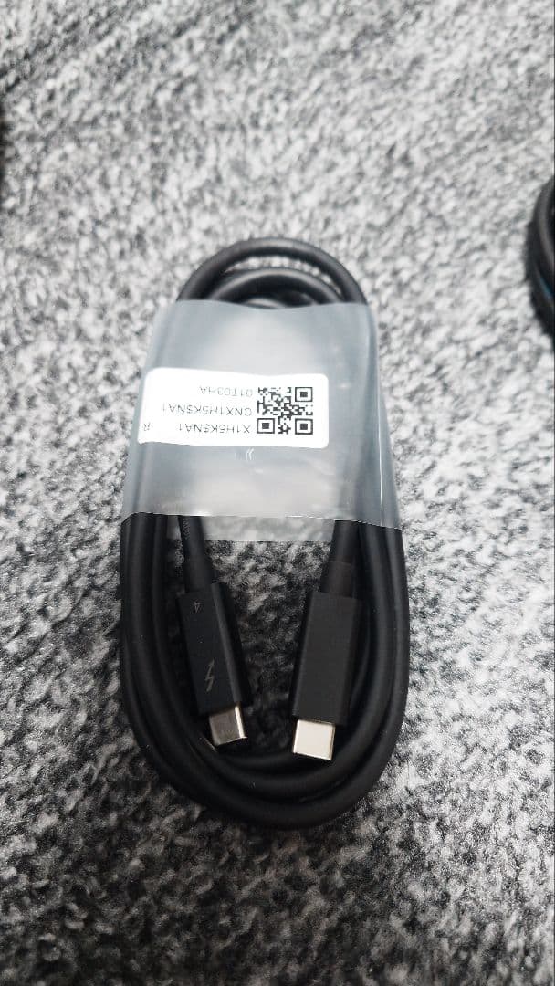 Dell モニター U4021QW　#メルカリでハロウィン