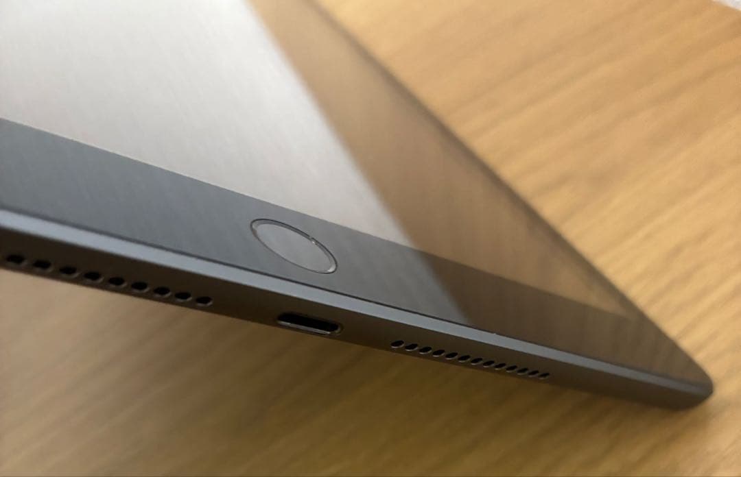 【バッテリー96%】iPad 第7世代 32GB Wi-Fi+Cellular