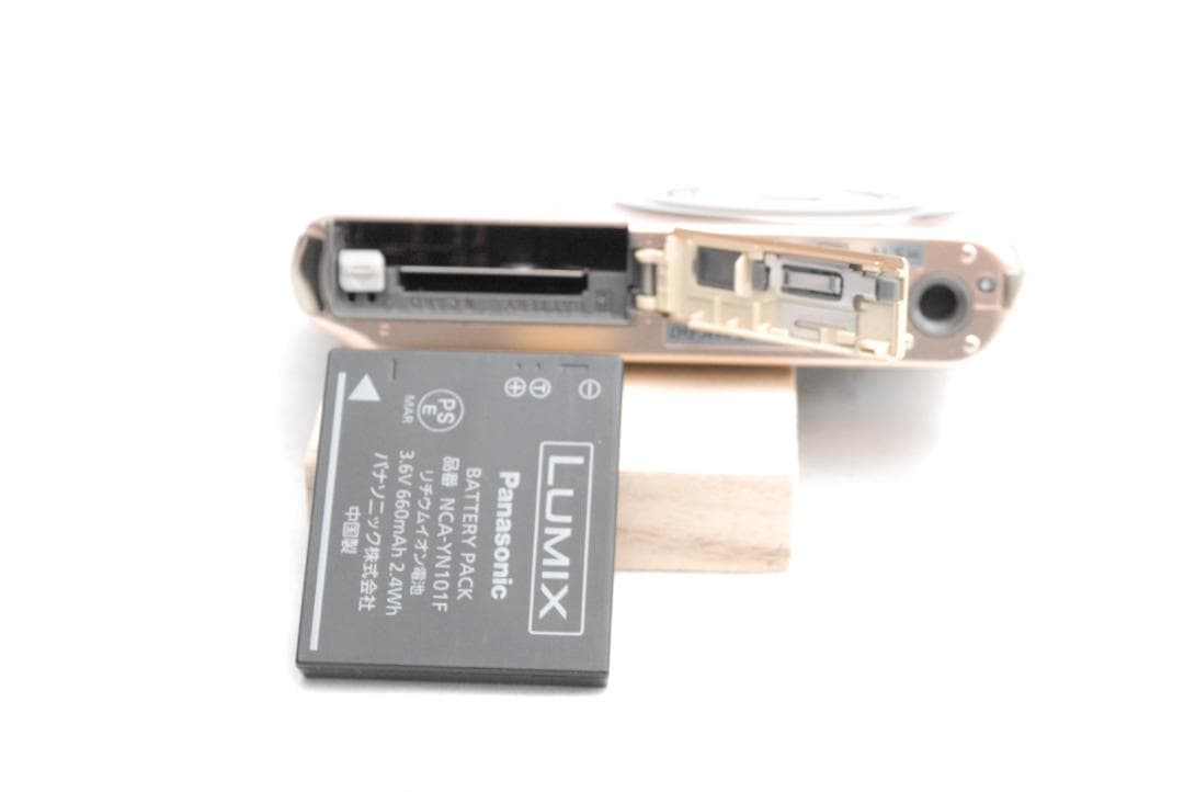 Panasonic LUMIX DMC-FH7 (良品）