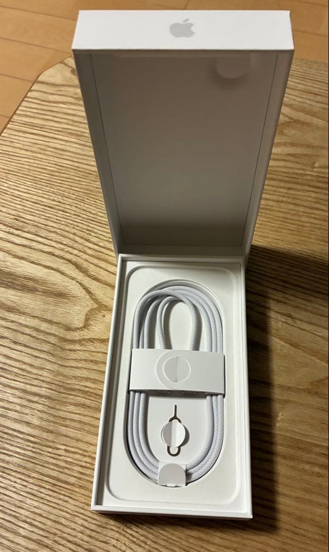 Apple iPhone 16e 128G ホワイト