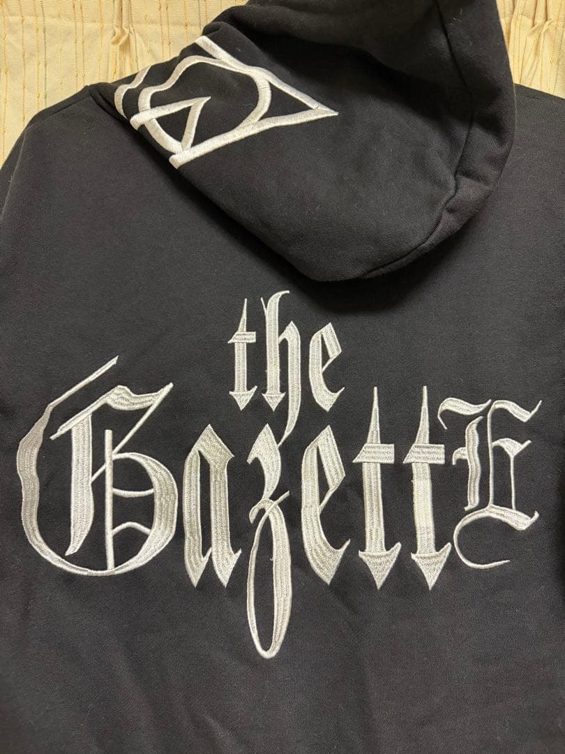 the GazettE BLACKMORAL ロゴパーカー 13周年グッズ