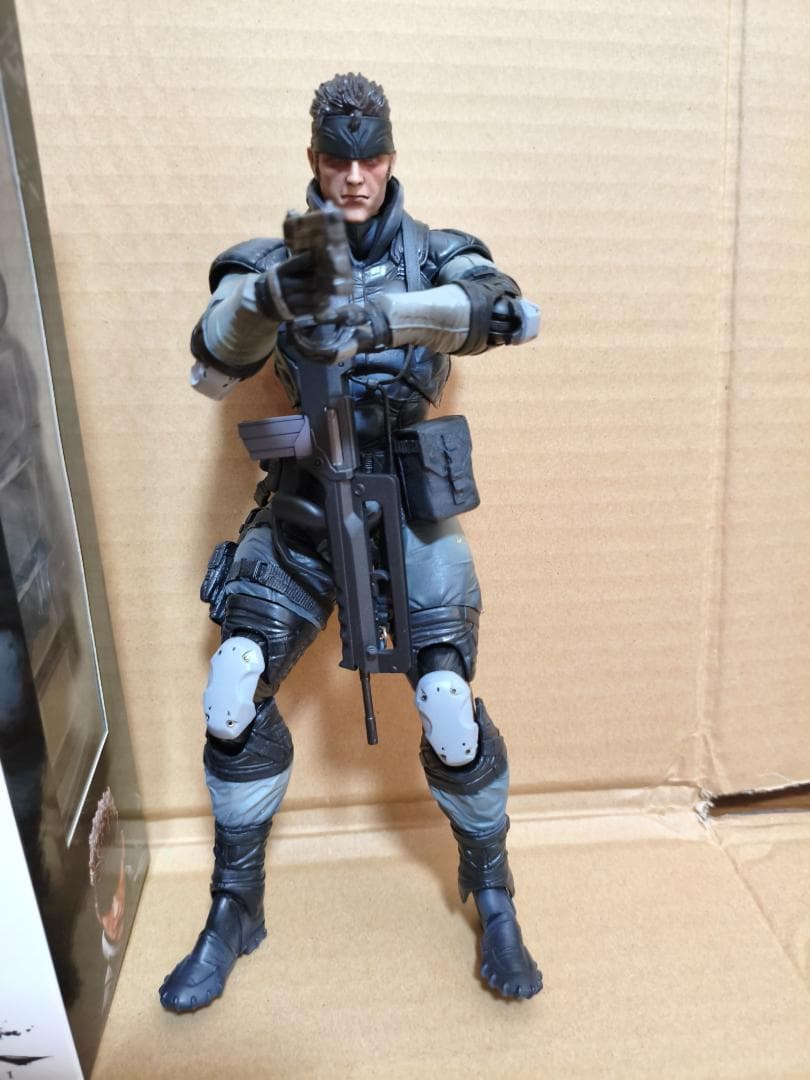 PLAY ARTS改 　L GEAR SOLID 　ソリッド・スネーク