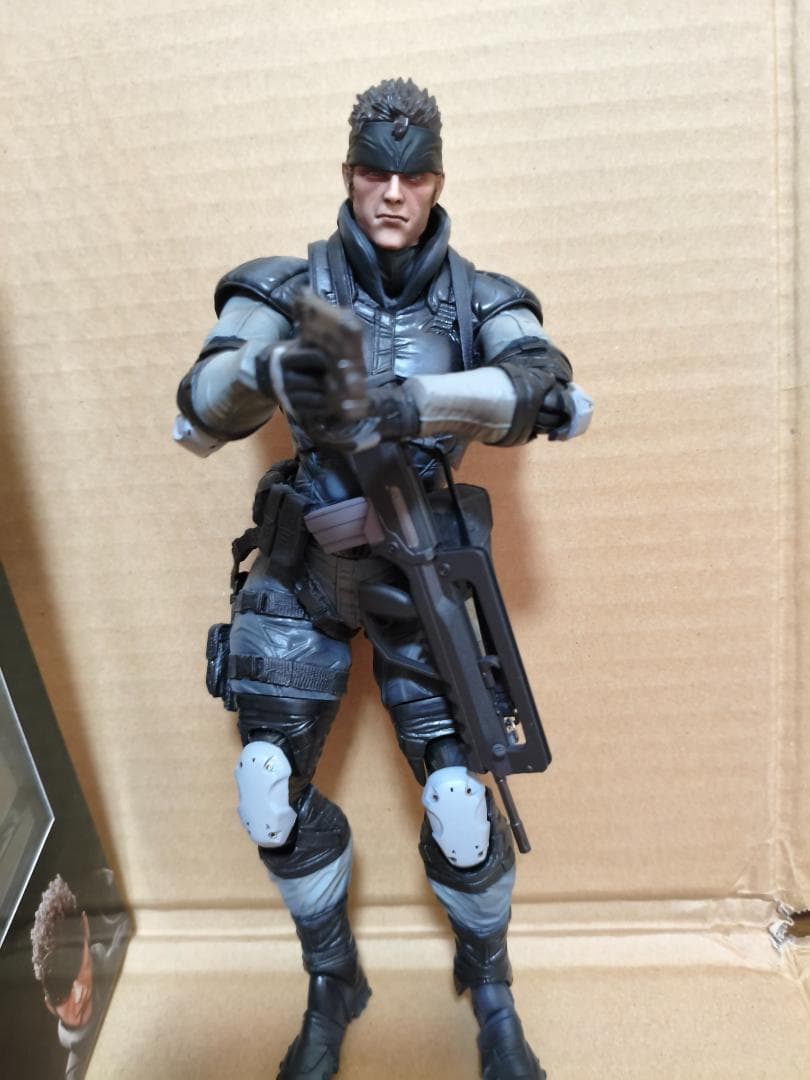 PLAY ARTS改 　L GEAR SOLID 　ソリッド・スネーク