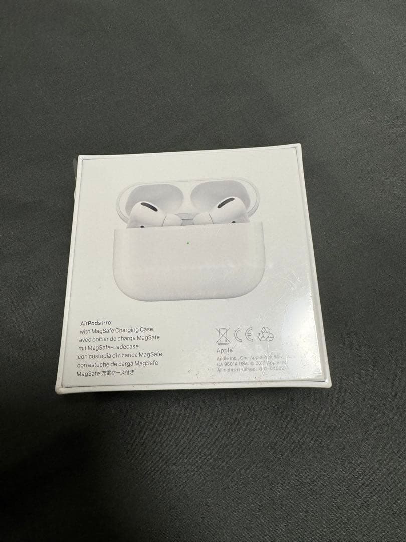 AirPods Pro MagSafe充電ケース付き