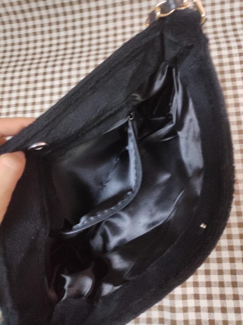 チェーンショルダーバッグ パイル生地　黒×黒