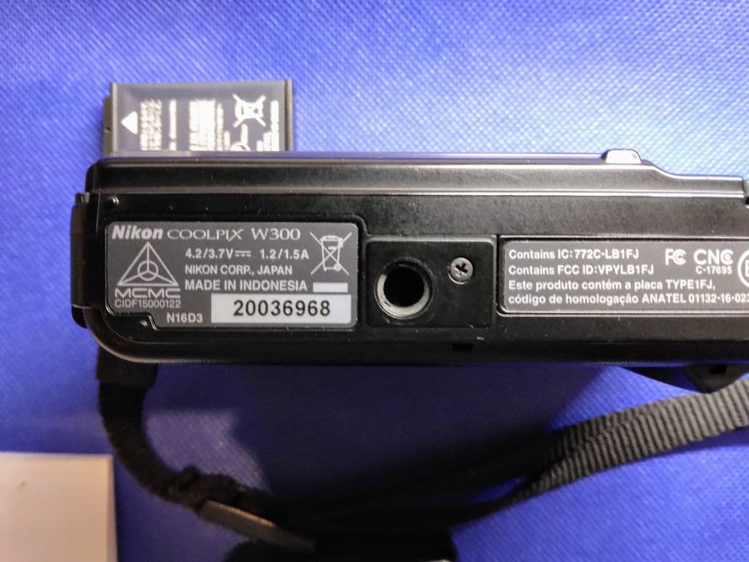 Nikon COOLPIX W300 コンパクトデジタルカメラ　ジャンク品