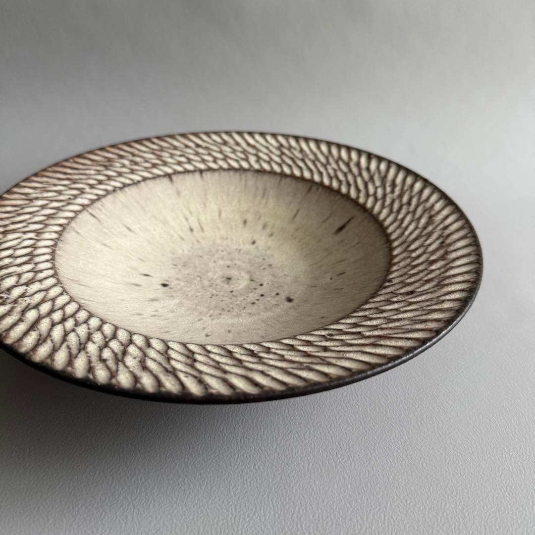 山本雅則　鎬リム皿　8寸