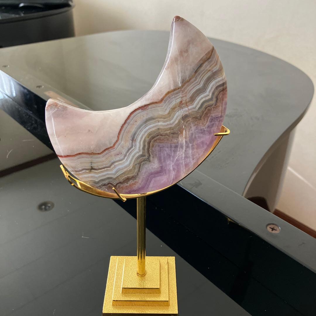 アメジストとメキシコ瑪瑙の共生　月　天然石置物　台座付き