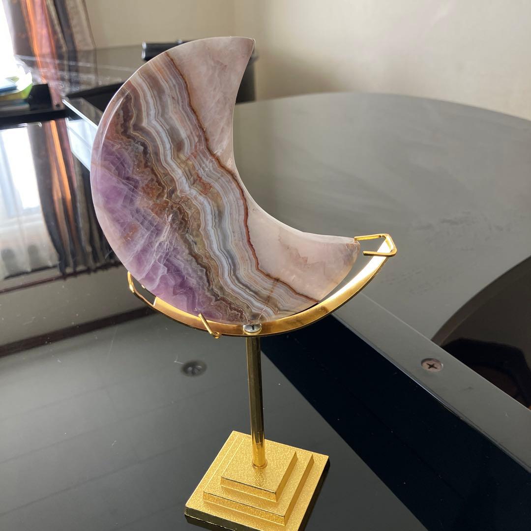 アメジストとメキシコ瑪瑙の共生　月　天然石置物　台座付き