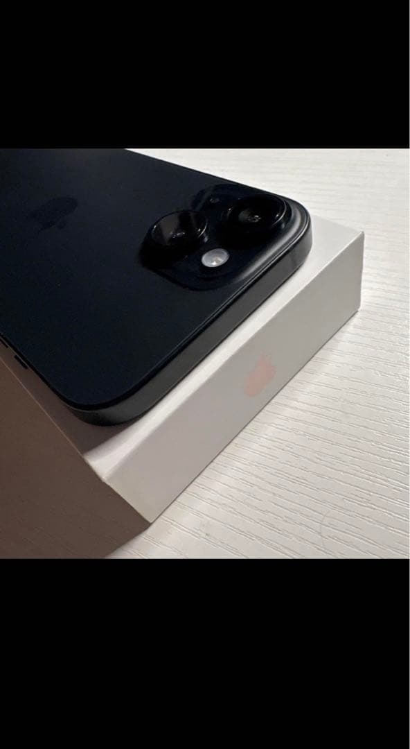 iPhone 15 ブラック128GB SIMフリー 極美品　付属新品充電器
