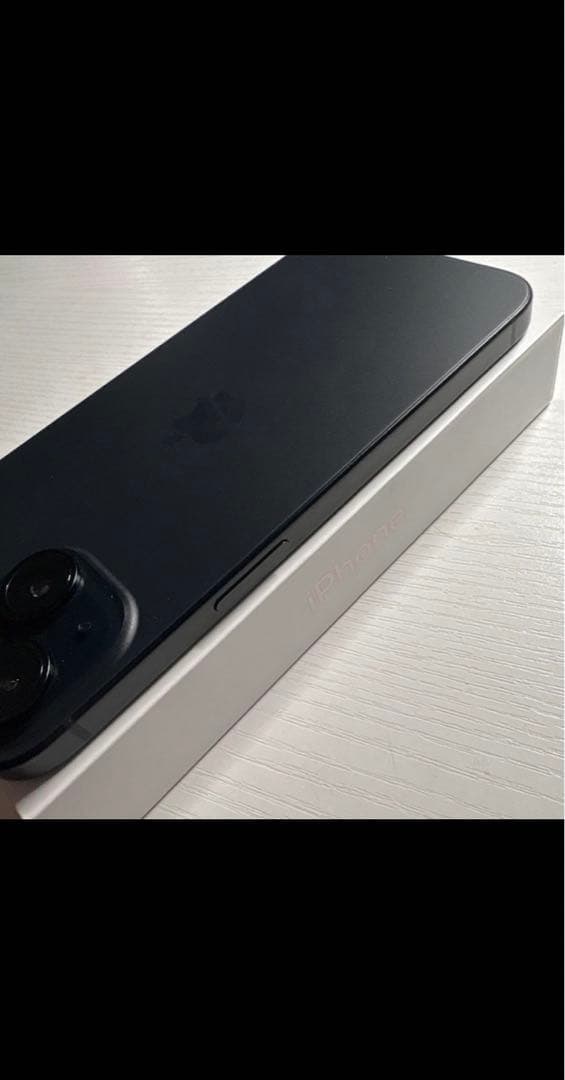 iPhone 15 ブラック128GB SIMフリー 極美品　付属新品充電器
