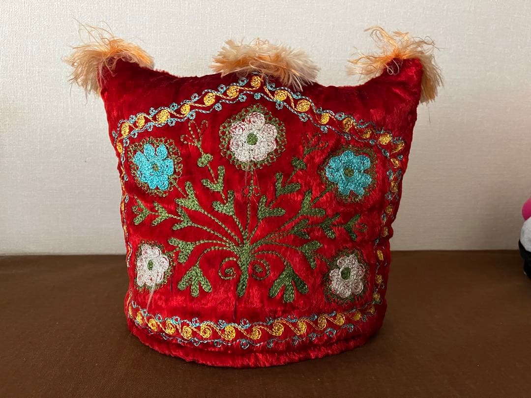 ロシア製ティーコージー　ポットカバー　刺繍　分厚い