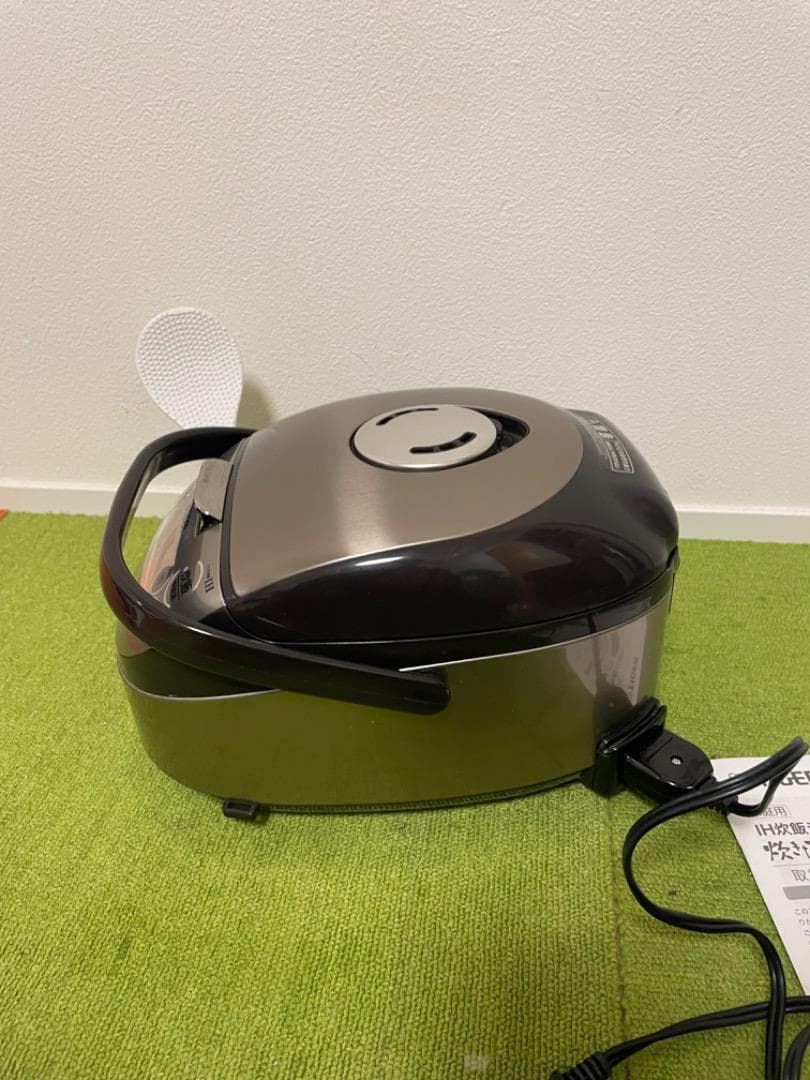 美品 タイガー IH 炊飯器 2018年製 3合 ブラウン