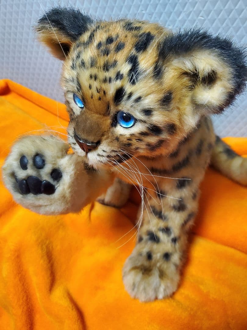 アートドール　ヒョウ　ぬいぐるみ