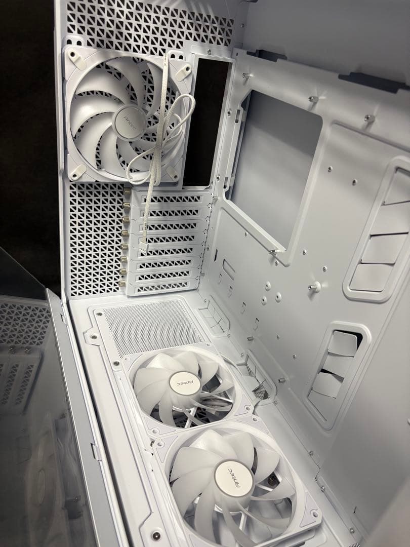 k*u様 Antec FLUX PRO フルタワーケース