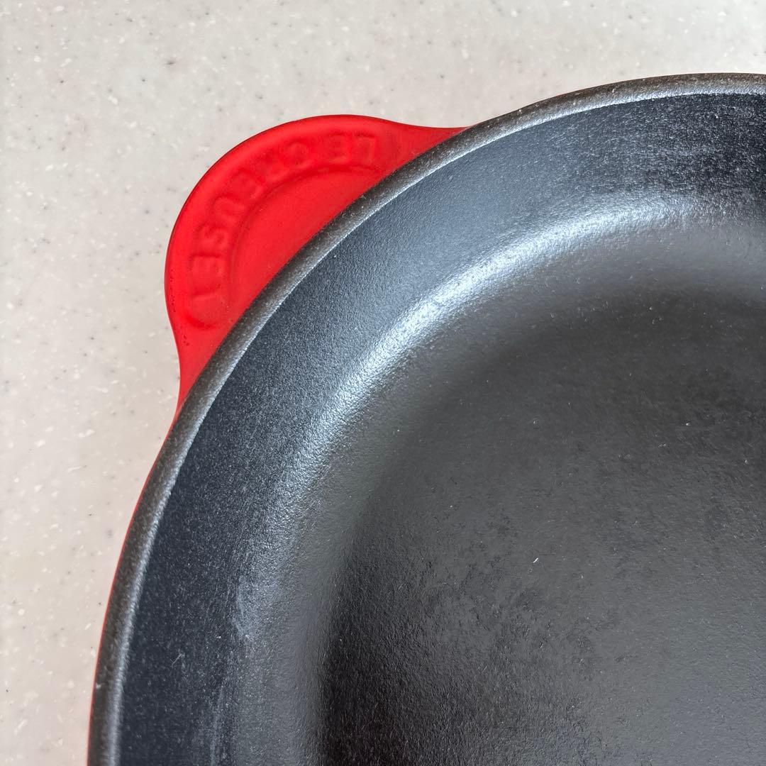 ル・クルーゼ スキレットフライパン 大きめ　赤　レッド