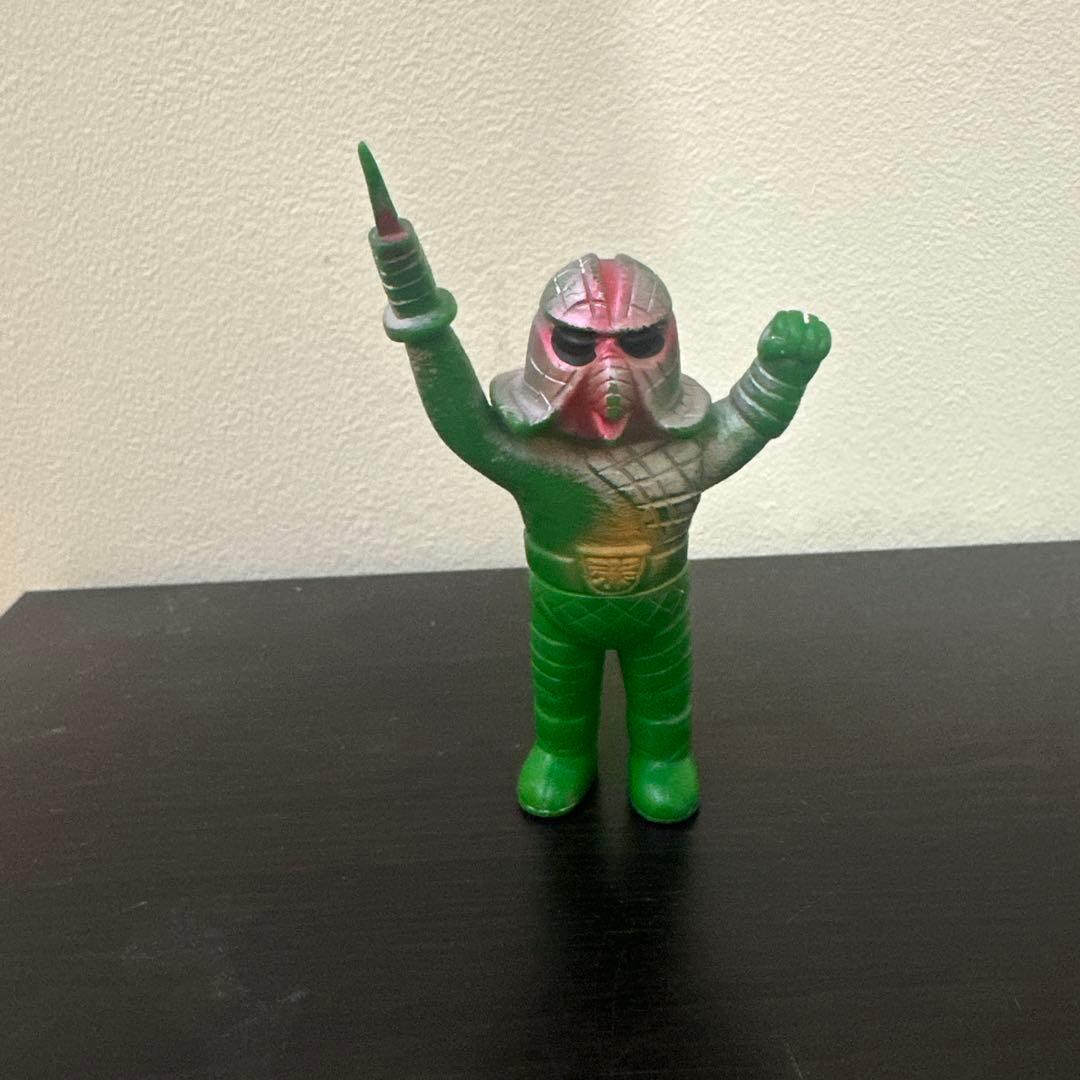 仮面ライダー v3 ナイフアルマジロ　ポピー