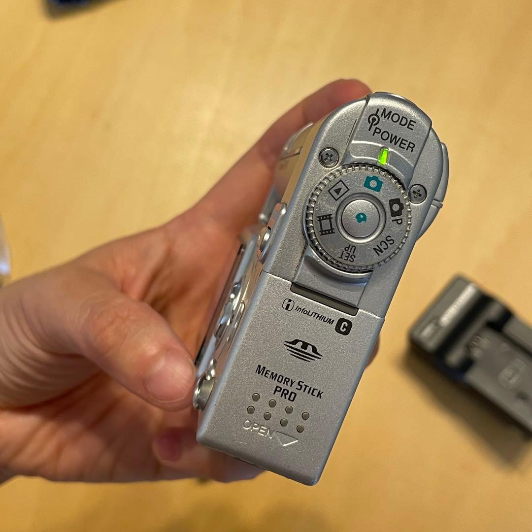 SONY Cyber-shot 4.0 DSC-F77 バッテリー&充電器付き