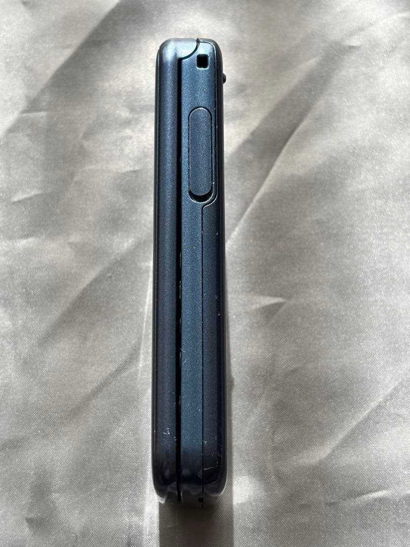 ドコモ らくらくホン F01M ネイビー